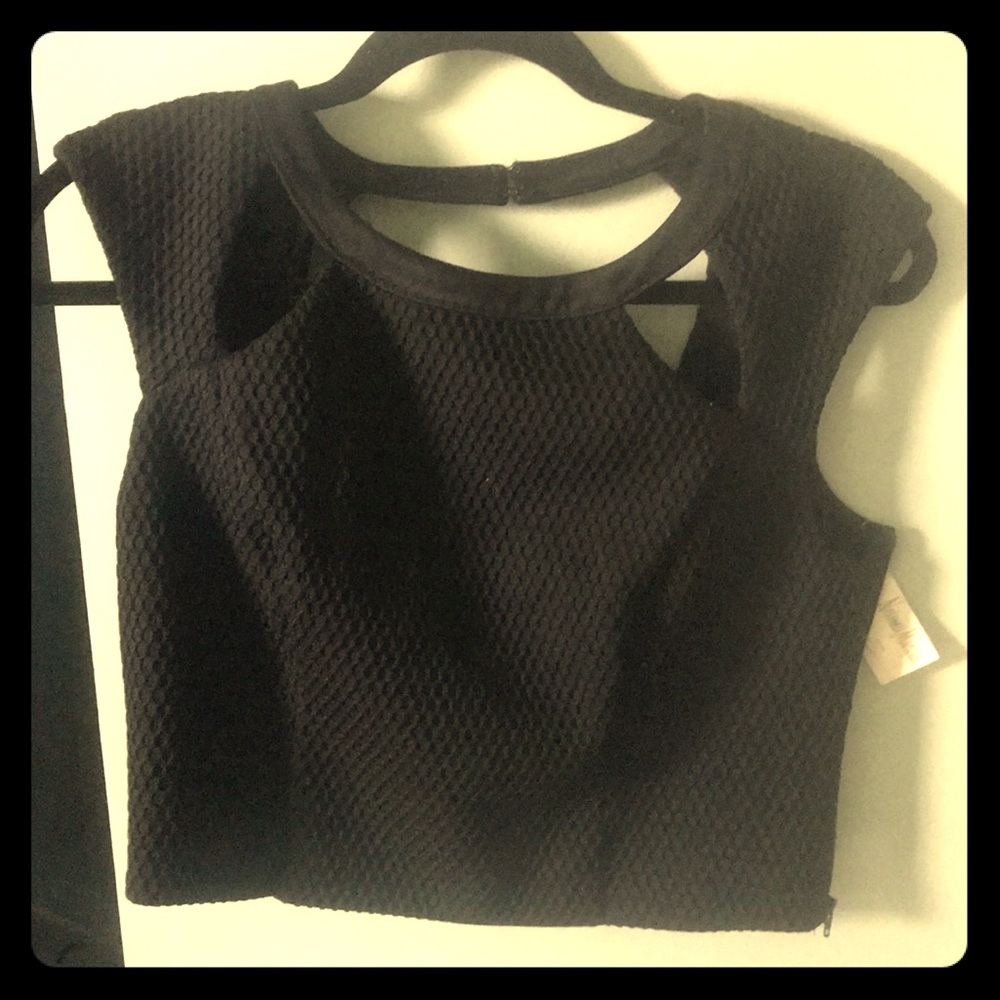 ABS crop cutout top